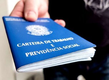 População desempregada sobe ao nível recorde de 12,042 milhões, revela IBGE