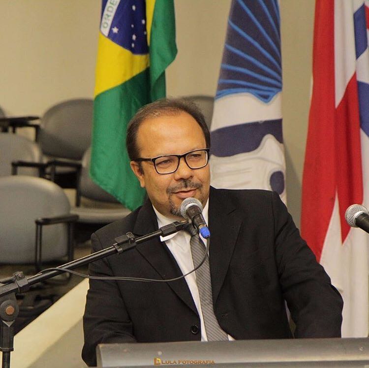 Dr César Oliveira comemora hoje mais um ano de vida