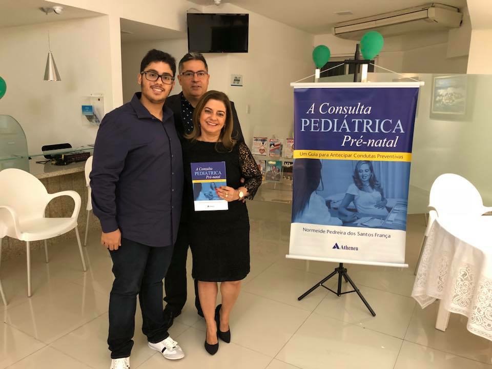 Dra Normeide França lança mais um livro 