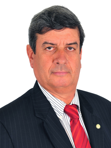 Prefeito Colbert Martins da Silva completa idade nova hoje!