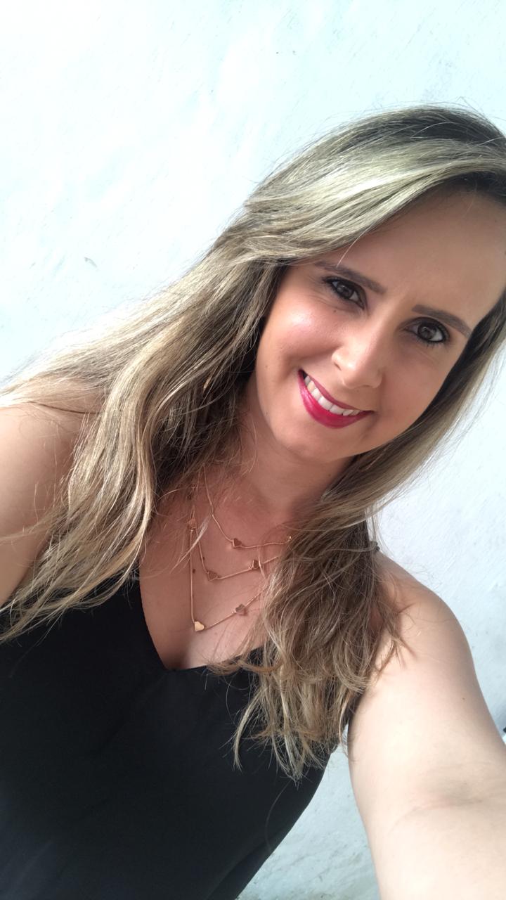 Thaís Carneiro comemorou idade nova 