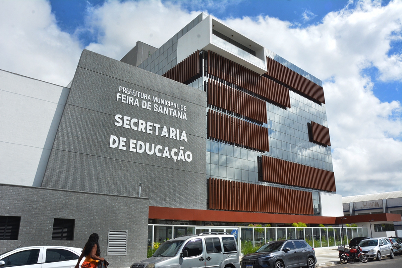 Prefeitura de Feira vai abrir concurso público para mais mil professores