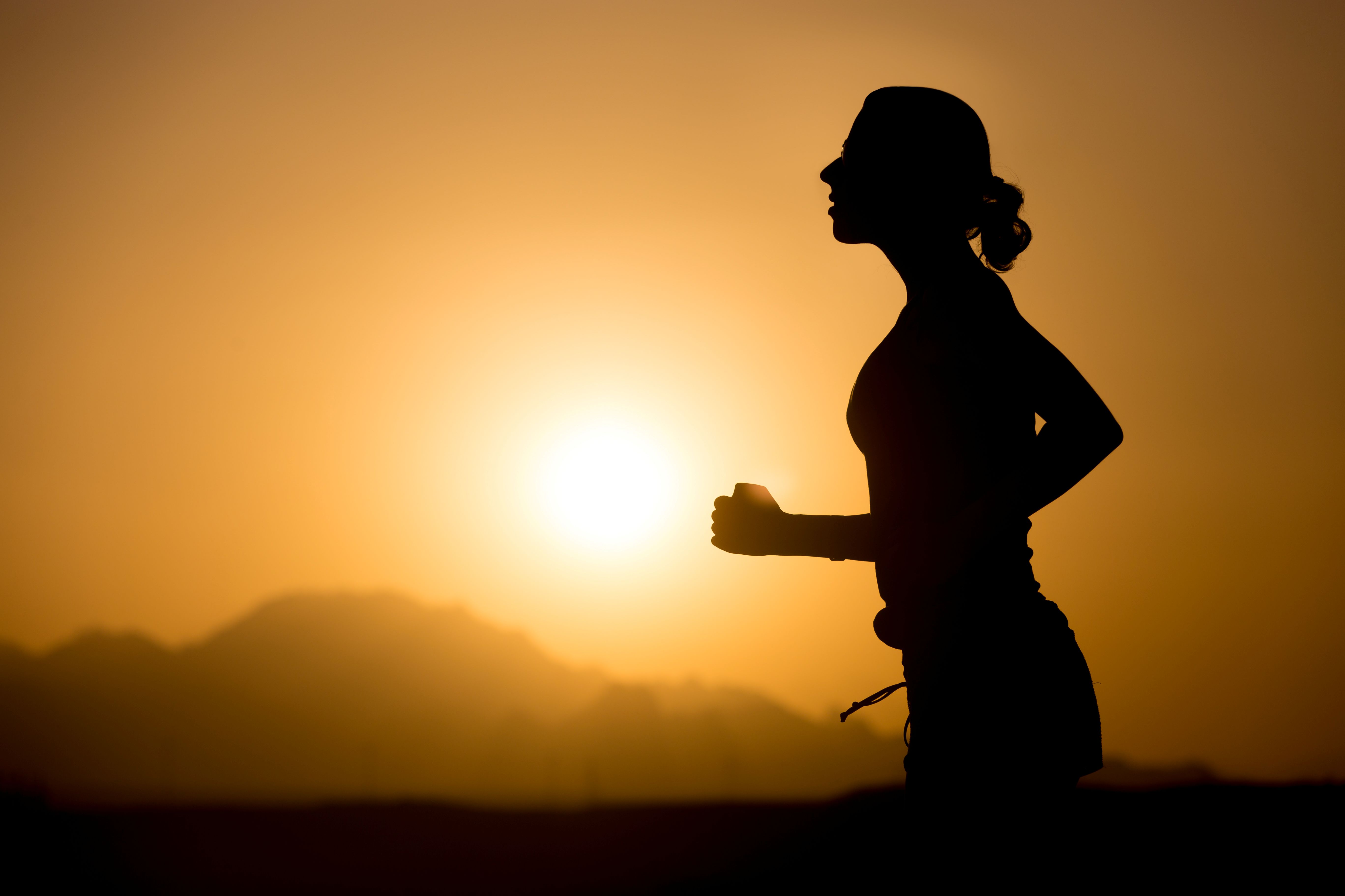 Manhã ou noite? Especialista explica como o horário do exercício impacta o corpo